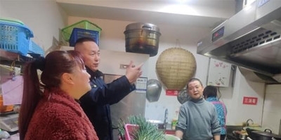 自貢市大安區(qū)綜合行政執(zhí)法局嚴(yán)管餐飲油煙污染治理